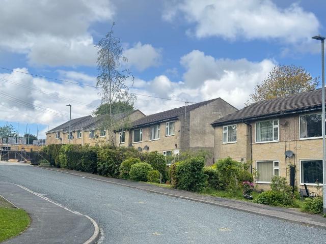 Pasture Lane, Bradford BD14, 2 bed flat to rent, £750 pcm | PrimeLocation