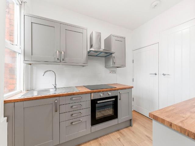 Pasture View, Leeds LS12, 2 bed terraced house to rent, £850 pcm | PrimeLocation