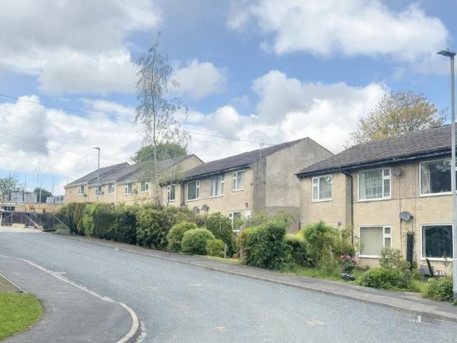 Pasture Walk, Clayton BD14 2 bed maisonette to rent £750 pcm £173 pw