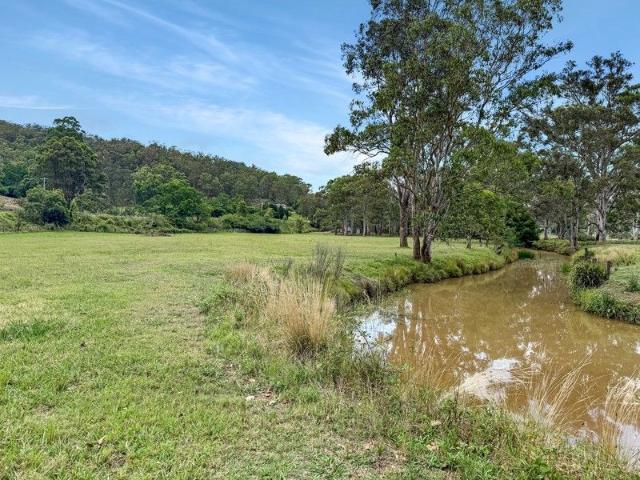 Pastured Acres within the 'Historic Wollombi Village'