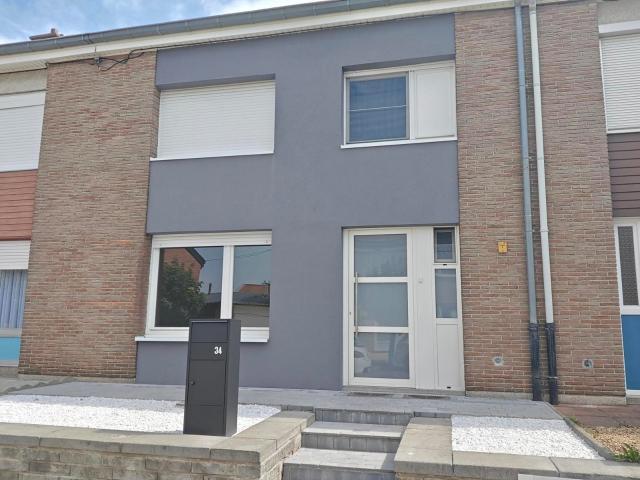 Pas gerenoveerde instapklare woning met ruim terras!