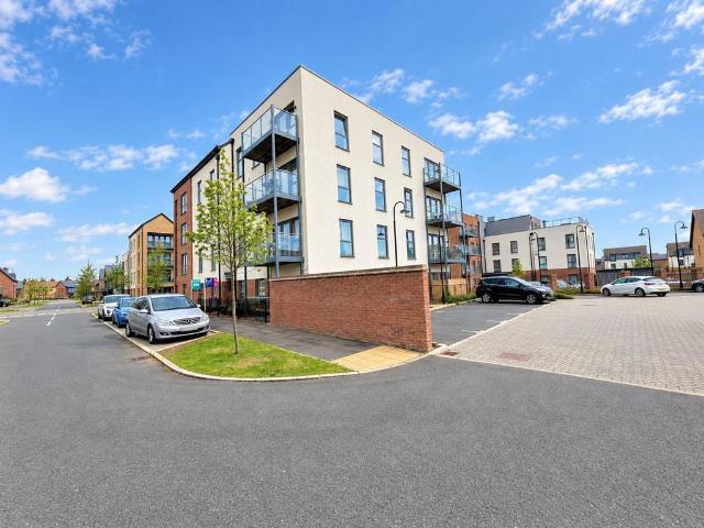 Pascal Mews, Oakgrove, MK10 1 bed apartment to rent £1,250 pcm £288 pw