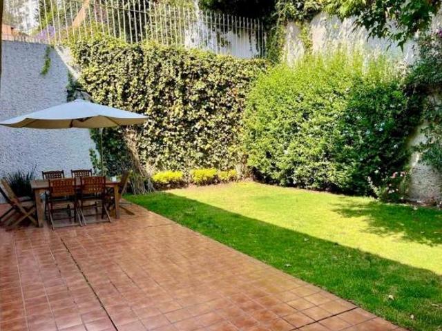 PASEO DE LAS LOMAS. CASA EN CALLE CERRADA DENTRO DE UN FRACCIONAMIENTO CON VIGILANCIA