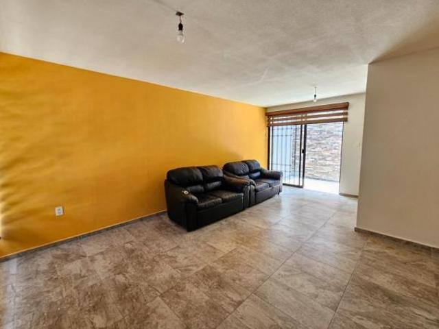 PASEOS DEL MOLINO CASA EN VENTA CONDOMINIO 98M2 3 RECAMARAS 2 BAÑOS 2 ESTACIONAMIENTOS 2 PLANTAS