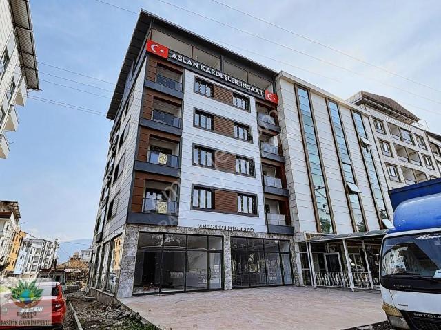 Pasifikten Manisa Ahmetlide Anayol Üzeri 1+1 Arakat Daireler