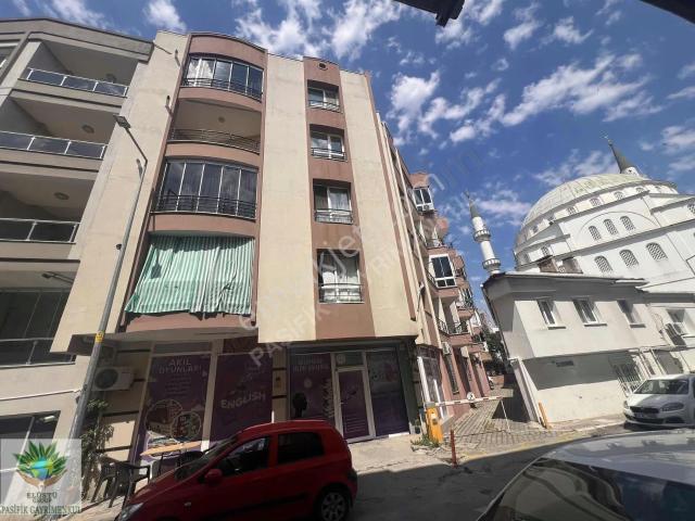 Pasifikten Gaziemir Yeşil Mahallede Kiralık 3+1 Ara Kat Daire