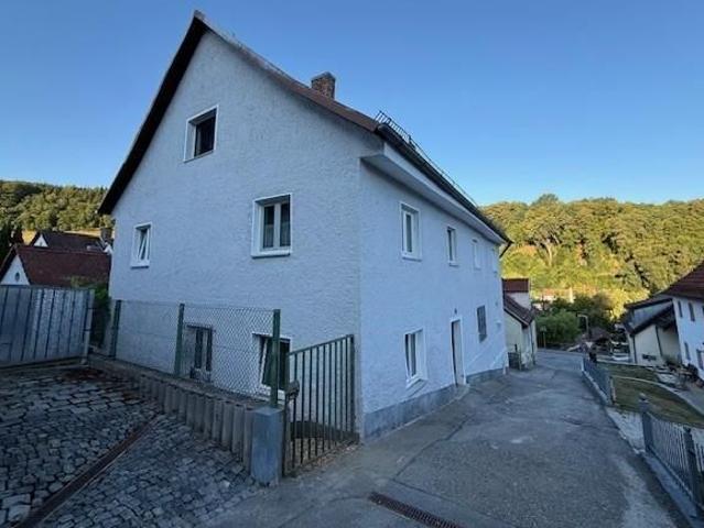 Passau Hals: kleine 2 Zimmer Wohnung mit separater Küche und Duschbad