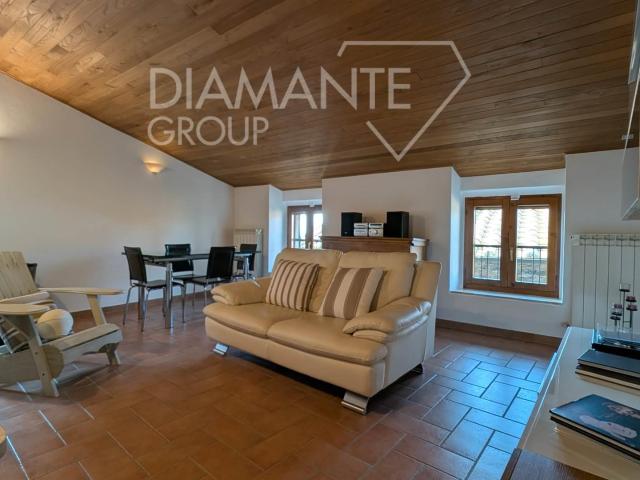 Passignano Sul Trasimeno Pg: Appartamento di 100 mq su due. 100m² Passignano sul Trasimeno