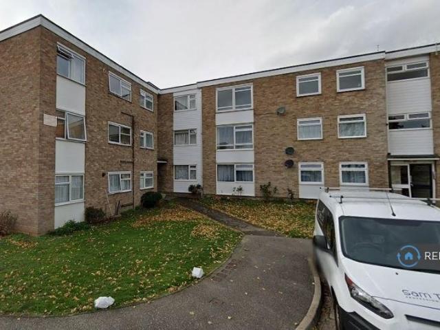 Patching Hall Lane, Chelmsford, CM1 3 bed flat to rent £1,700 pcm £392 pw