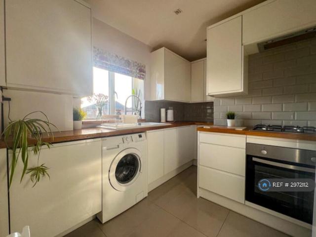 Patchway, Bristol, BS34 2 bed flat to rent £1,300 pcm £300 pw