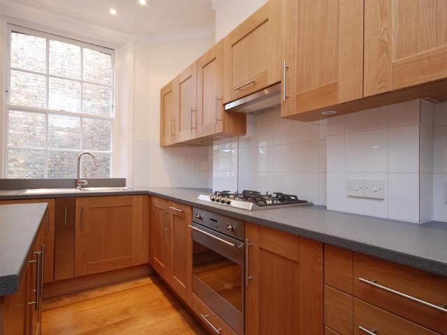 Pater Street, High Street Kensington. 1 bed flat to rent £3,000 pcm £692 pw