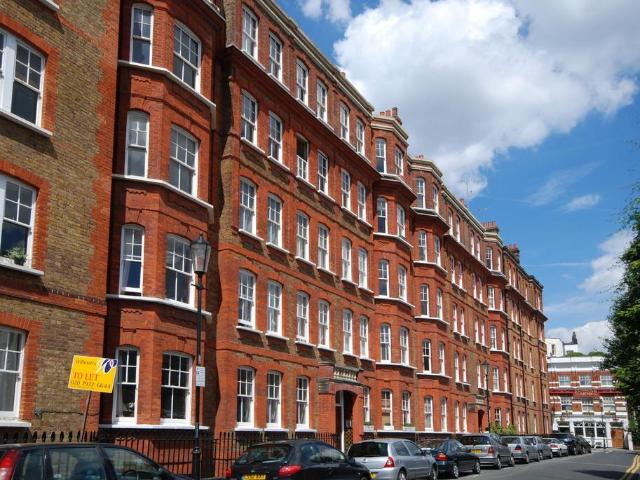 Pater Street, High Street Kensington. 1 bed flat to rent £3,000 pcm £692 pw
