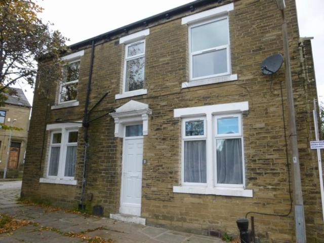 Paternoster Lane, Bradford BD7 Studio to rent £375 pcm £87 pw