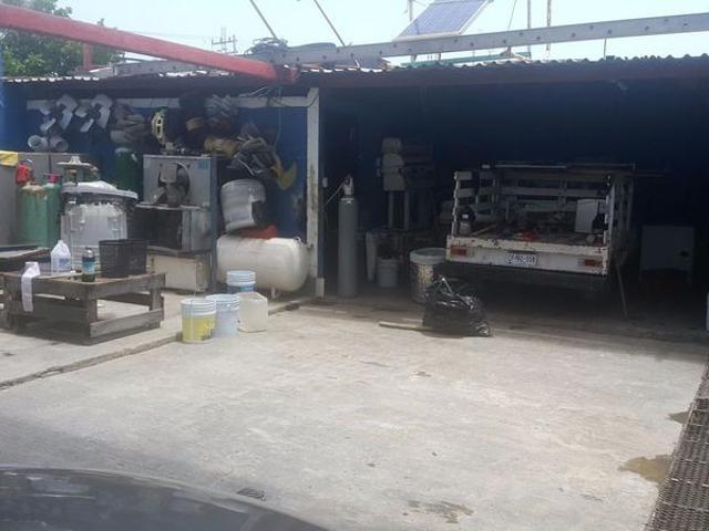 PATIO Y OFICINA, R?STICOS EN AV. CAMAR?N