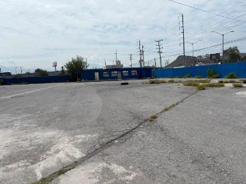 PATIO CON OFICINAS ENTRE CARRETERA A MTY Y CARRETERA A MONCLOVA