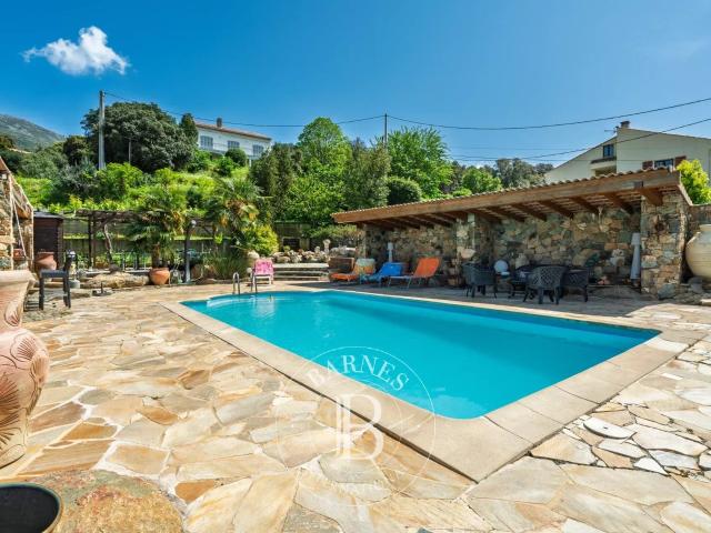Patrimonio, Villa 3 chambres, piscine chauffée, vue dégagée. 261m² Patrimonio