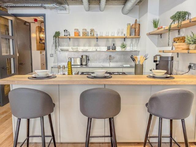 Patriot Square, London E2 Studio to rent £6,977 pcm £1,610 pw