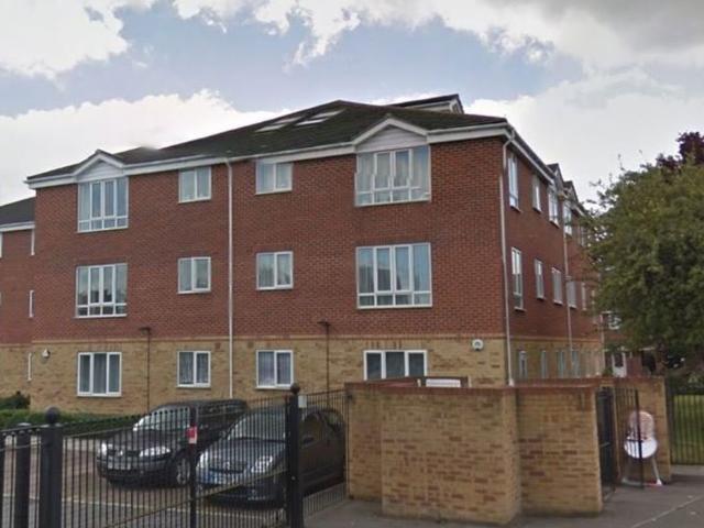 Patricia Close, Cippenham, Slough SL1, 2 bed flat to rent, £1,250 pcm | PrimeLocation