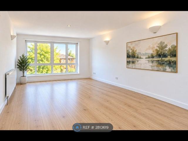 Patrick Connolly Gardens, London E3, 3 bed flat to rent, £3,150 pcm | PrimeLocation