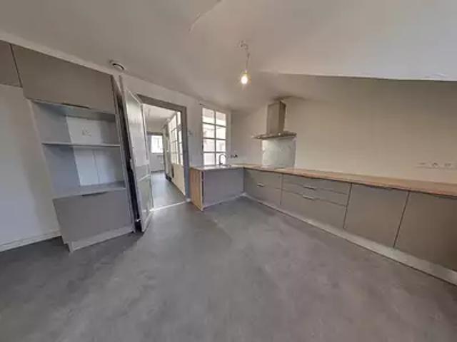Pau 64000 Location appartement 4 pièces t4 au dernier étage cave