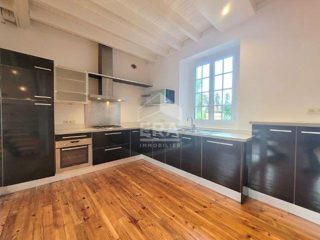 PAU CENTRE LOCATION Appartement T4 en Duplex de 121 m²