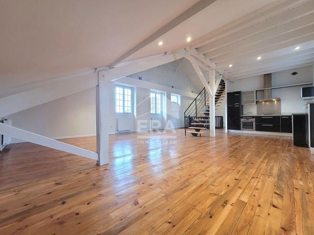 PAU CENTRE LOCATION Appartement T4 en Duplex de 121 m²
