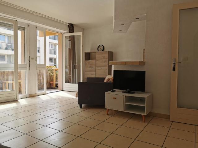 PAU CENTRE T1 MEUBLE