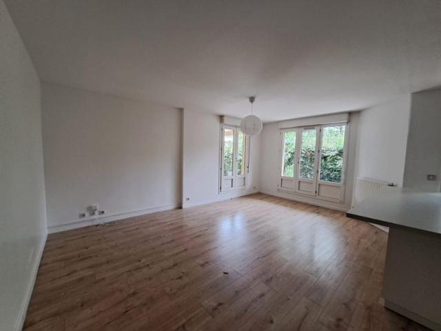 PAU AVENUE DES LILAS T3 de 80 m2 avec GARAGE ET TERRASSE