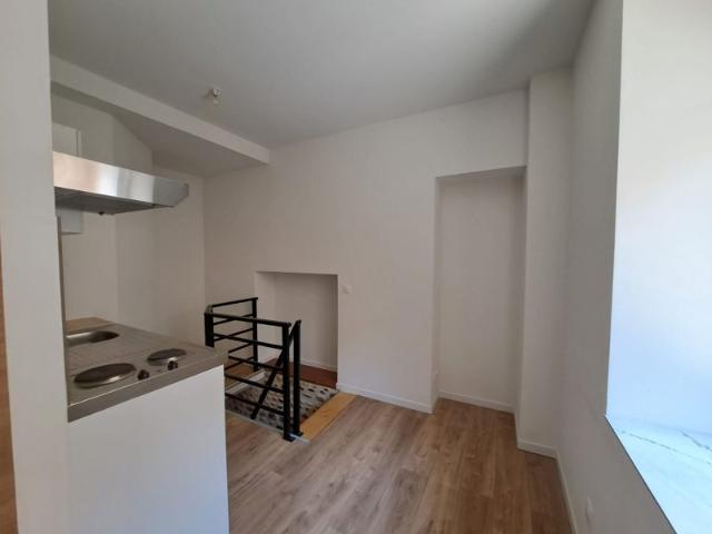 PAU DUPLEX DE 28m² NON MEUBLE