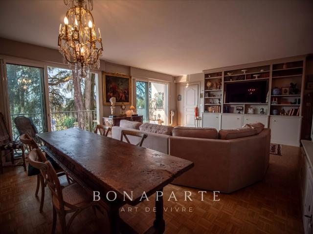 PAU HYPERCENTRE – Appartement 117,16 m² – Vue Pyrénées 117m² Pau