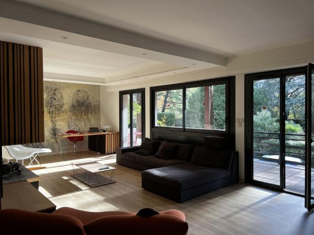 PAU NORD VILLA T8/DOUBLE GARAGE / PISCINE / JACUZZI