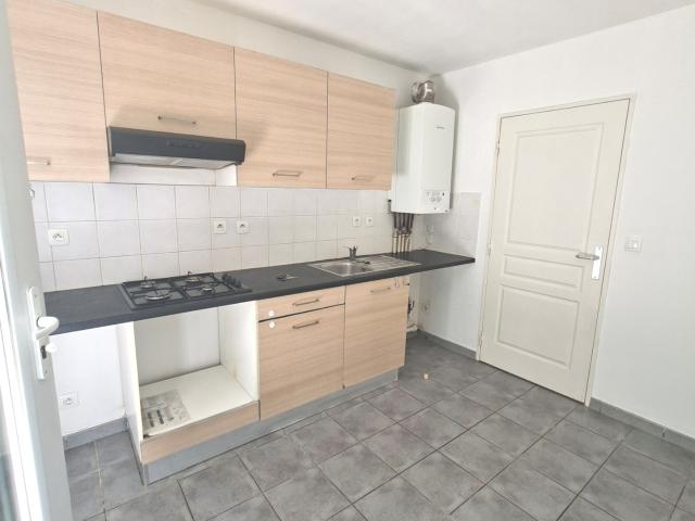 PAU QUARTIER AVENUE DES LILAS T3 AVEC 2 PLACES DE PARKINGS