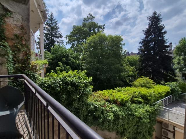 PAU VERDUN 135 M2 ASCENSEUR 2 CAVES VUE DEGAGEE