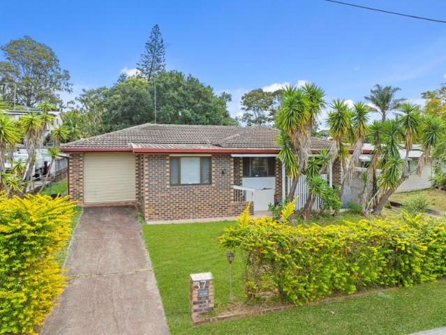 Paul Penklis Presents: A Hidden Gem with Unlimited Possibilities! RENOVATORS DELIGHT!