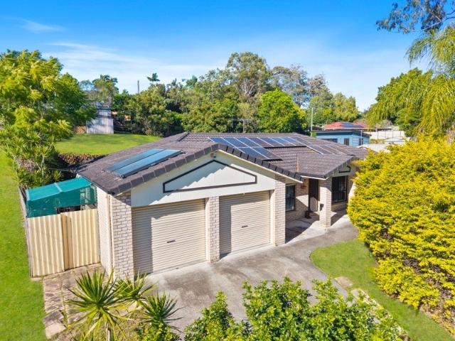 Paul Penklis Presents: A Rare Opportunity On A 1,066m² Block Family Living with Outstanding Development Potential