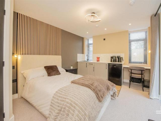 Paul Street, Warrington WA2 Studio to rent £1,100 pcm £254 pw