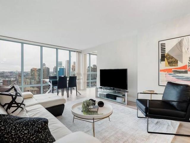 Paula Has an Apartment