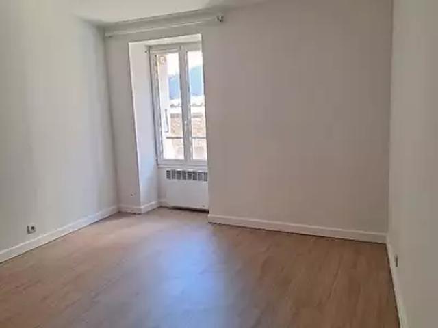 Paulhan 34230 Location maison 2 pièces t2 au dernier étage