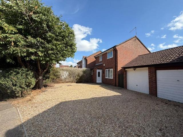Paulsgrove, PETERBOROUGH PE2 3 bed detached house to rent £1,250 pcm £288 pw