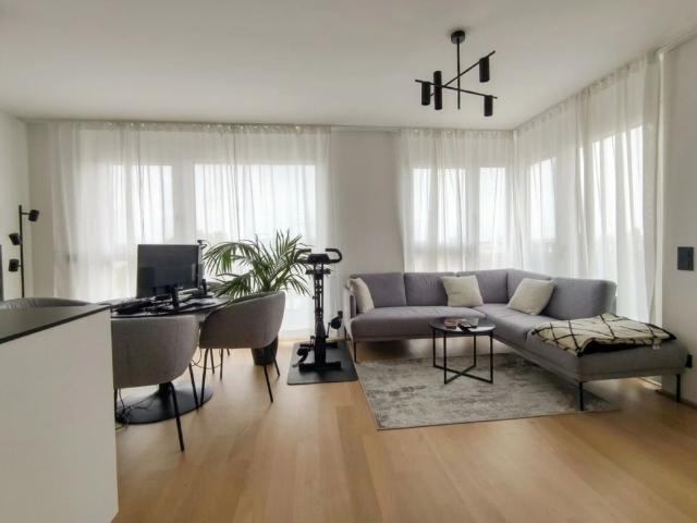 Pauschalmiete inklusive Warmwasser, Heizung & Kühlung Traumhafte 2 Zimmer Wohnung mit schöner Terrasse und stilvoller Ausstattung