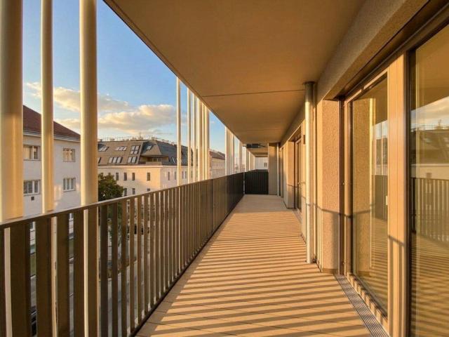 Pauschalmiete inklusive Warmwasser, Heizung & Kühlung Moderne 3 Zimmer Wohnung mit großzügigem Balkon und stilvoller Ausstattung