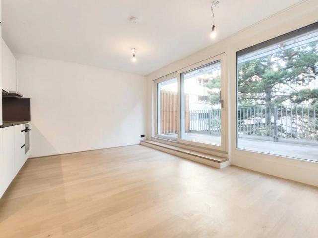 Pauschalmiete inklusive Warmwasser & Heizung Moderne 2 Zimmer Wohnung mit schöner Terrasse in den Hof Stilvolle Ausstattung