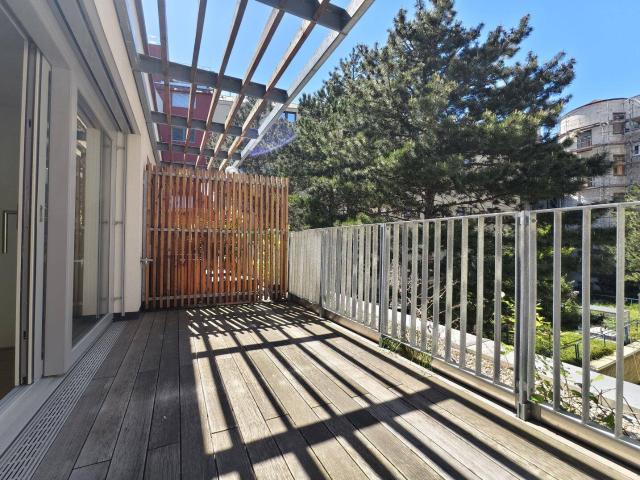 Pauschalmiete inklusive Warmwasser & Heizung/Kühlung Moderne 2 Zimmer Wohnung mit schöner Terrasse in den Hof Stilvolle Ausstattung