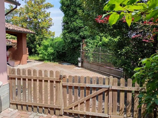 Pavia Lombardy A beautiful home to enjoy in the Oltrepò h. 250m² Castana