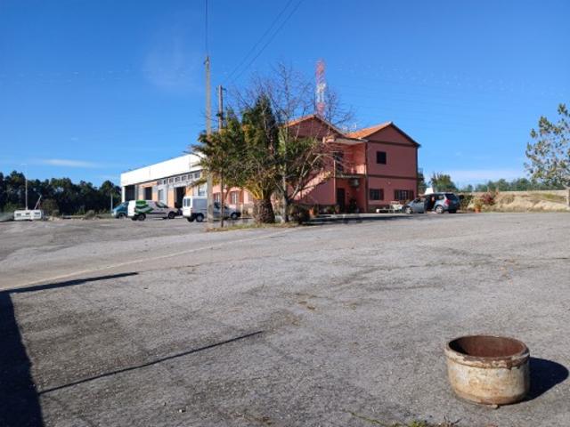 Pavilhão com habitação junto A23 a 15 minutos de Castelo Branco