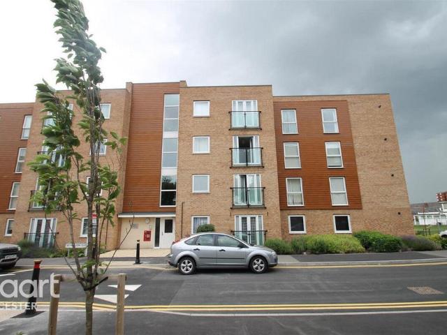 Pavilion Close, Leicester 2 bed apartment to rent £995 pcm £230 pw