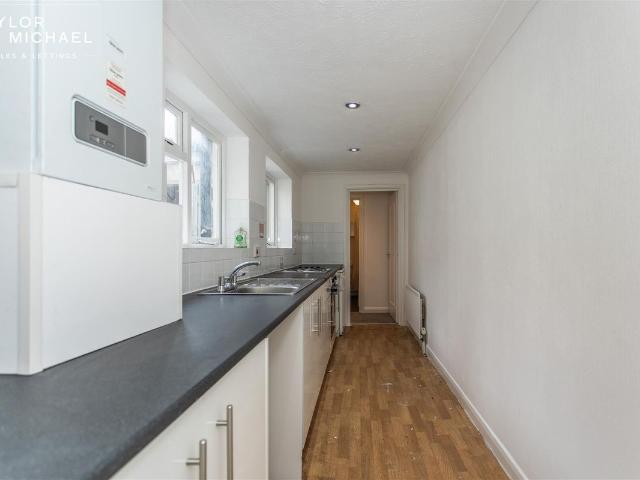 Pavilion Parade, Brighton BN2, 1 bed flat to rent, £1,200 pcm | PrimeLocation
