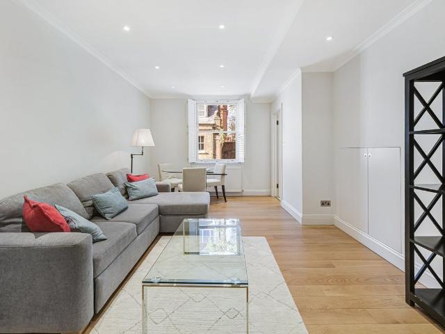 Pavilion Road, Knightsbridge SW1X, 1 bed terraced house to rent, £3,250 pcm | PrimeLocation