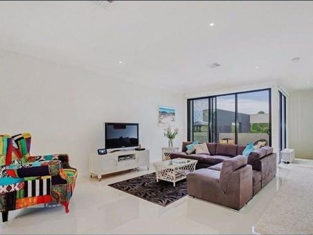 PAVILIONS 3 BEDROOM TOWNHOUSE