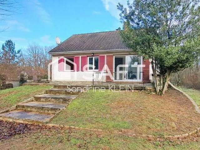 Pavillon, 4 pièces avec sous sol total et terrain de 3080 m²
